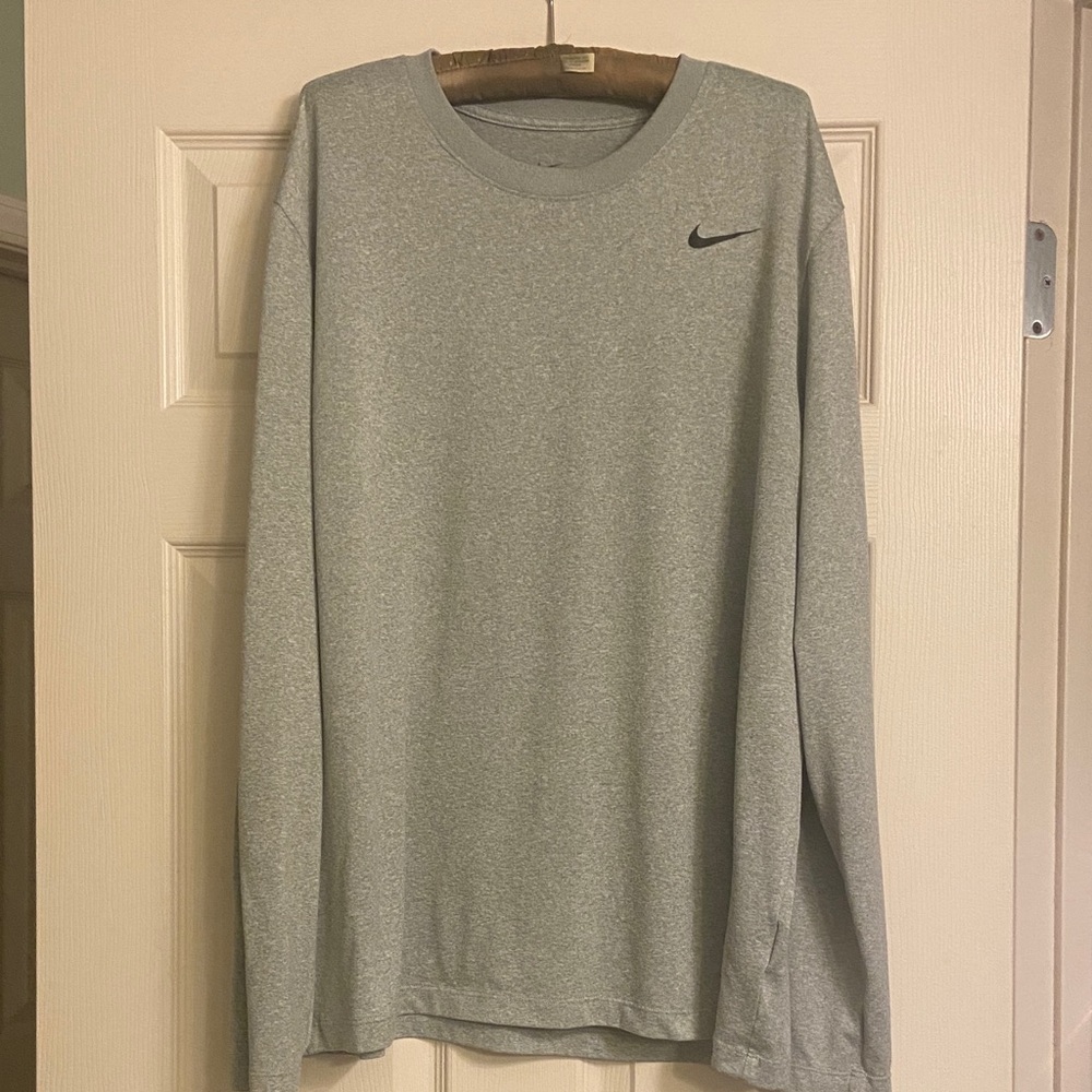 Nike Men's Heather Gray Long Sleeve Tee